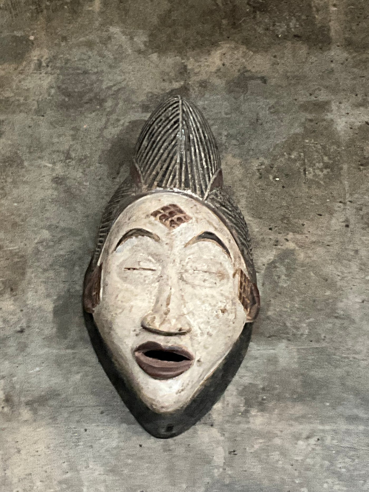 Punu Mask [14.5 x 7 inch]