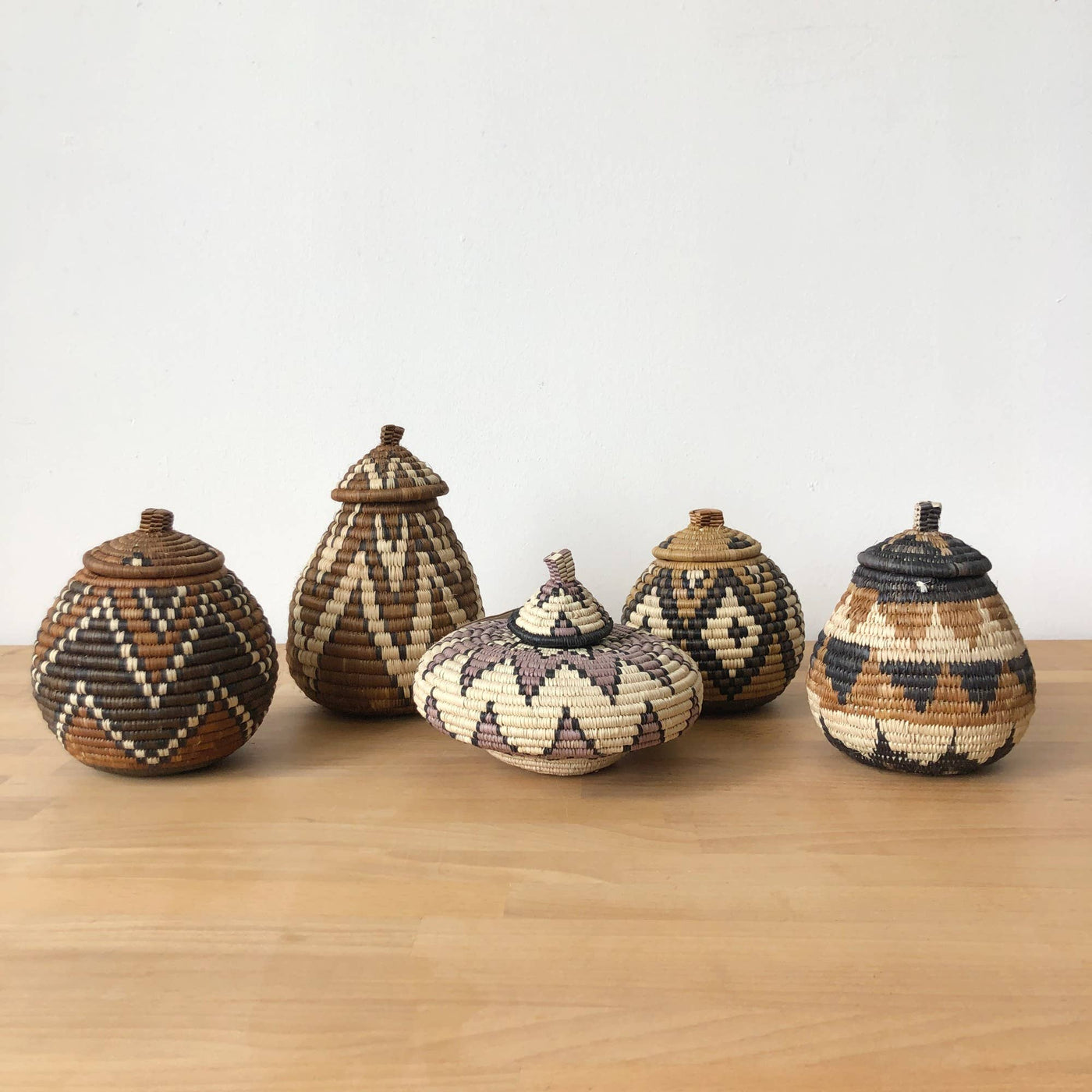 Amsha - Zulu Lidded Basket 6-7" (Assorted)