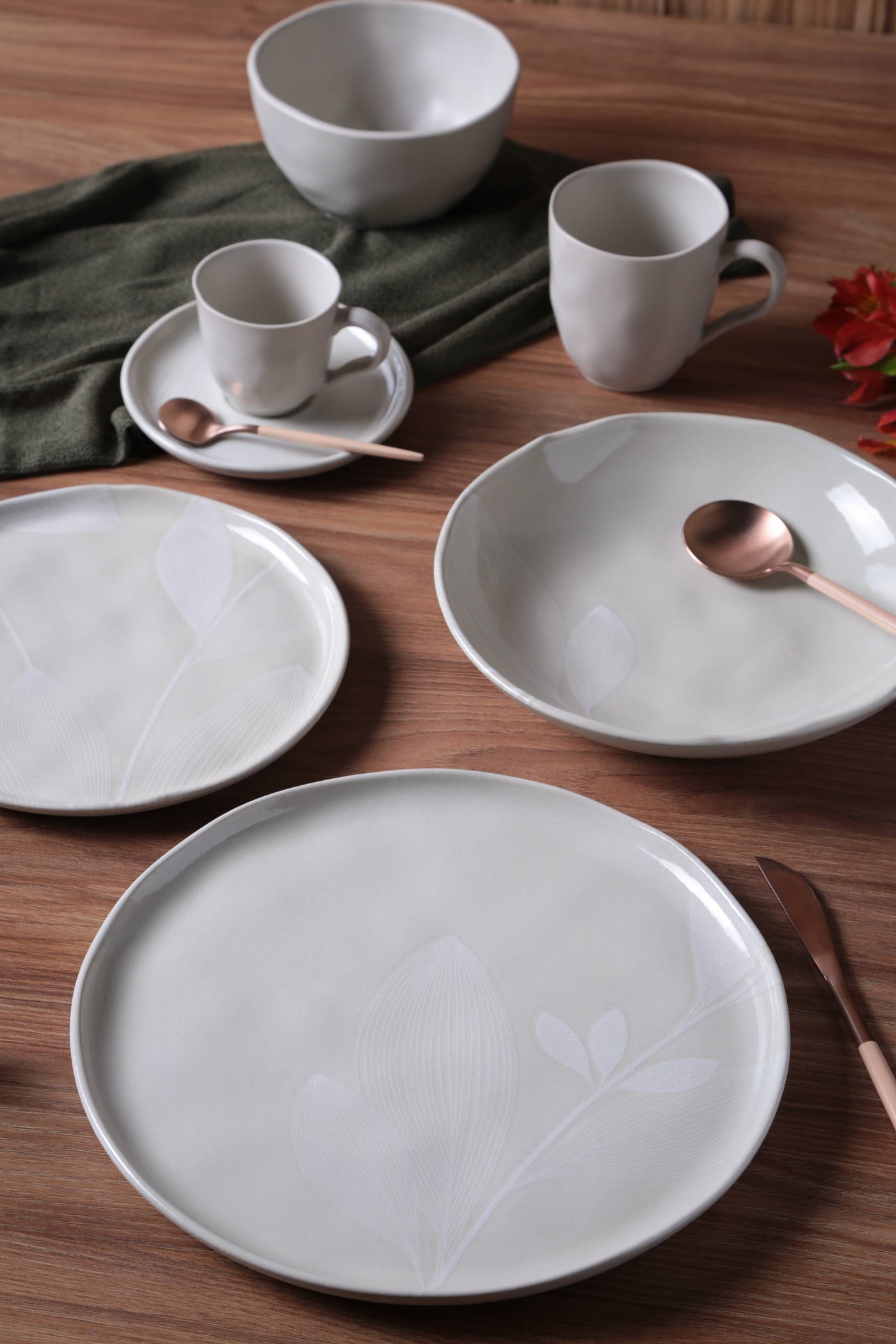 Bio Stoneware Açucena Dinner Plate, 10.8"-Porto Brasil
