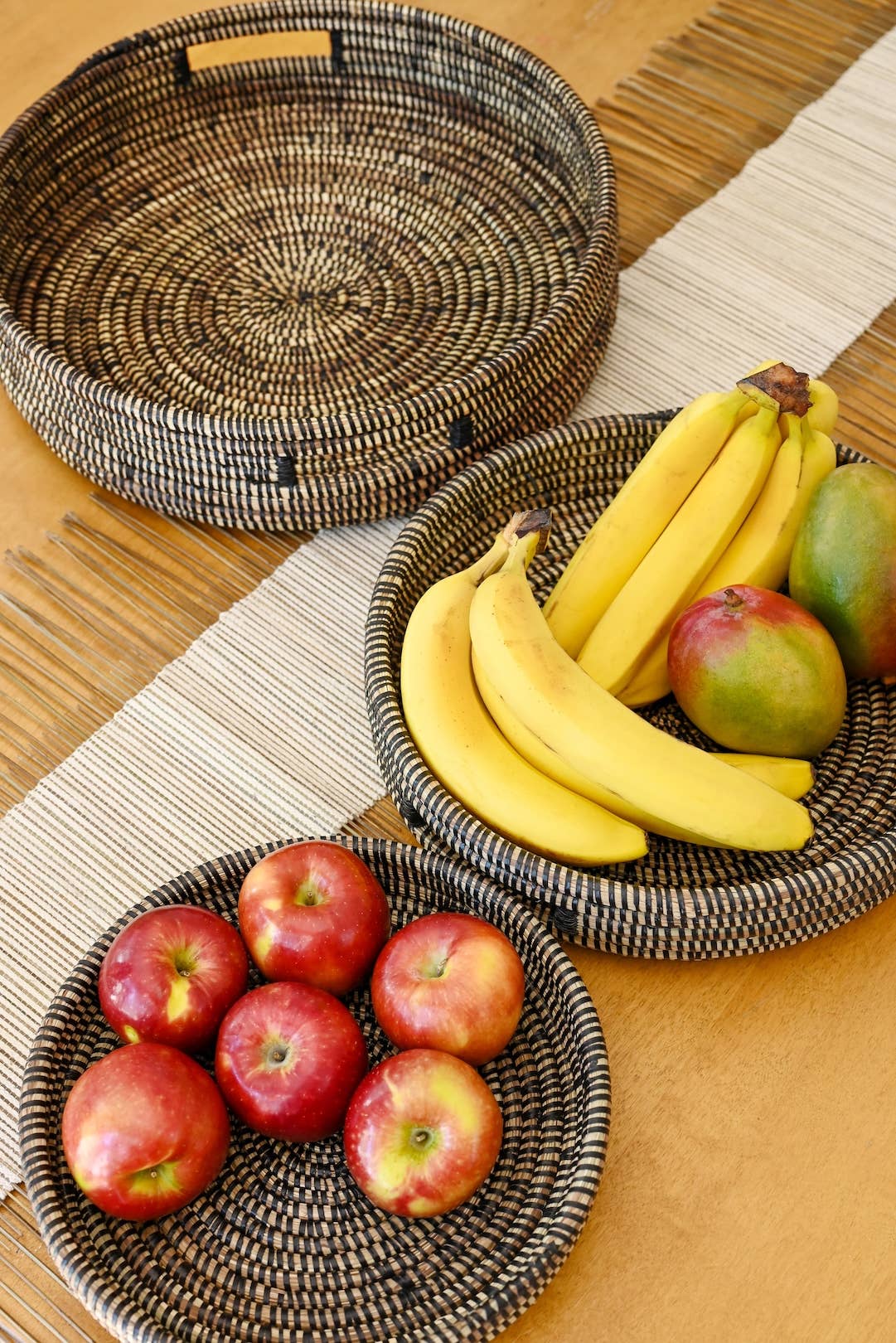 Swahili | AFRICAN MODERN - Set of Three Black Nesting Trays