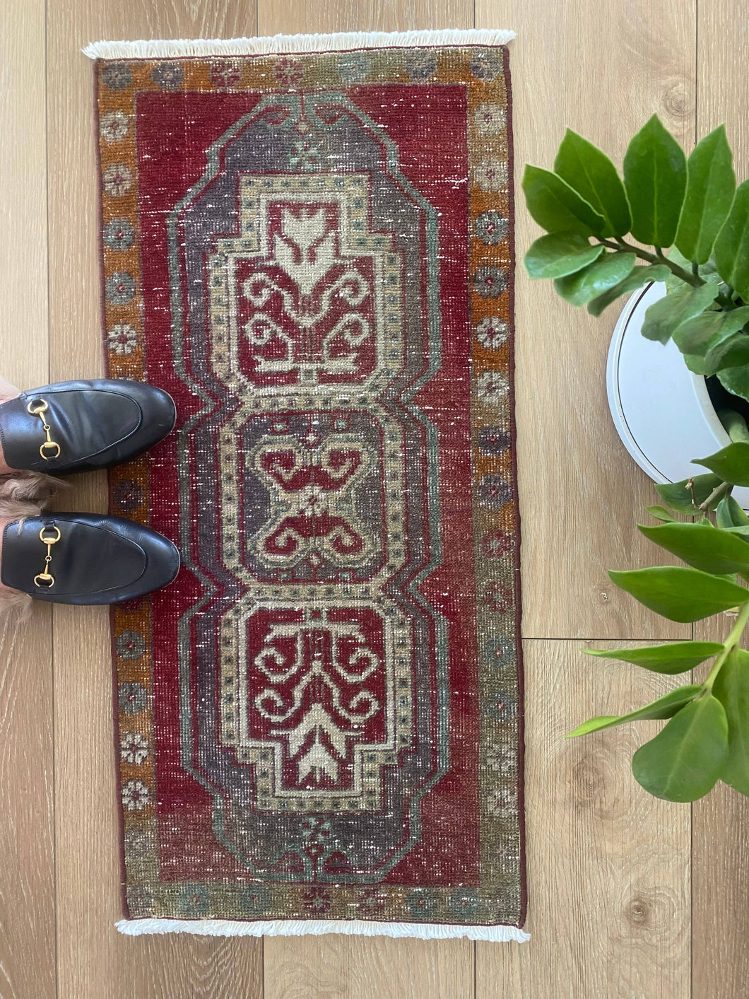 Small Vintage Turkish Rug (10)