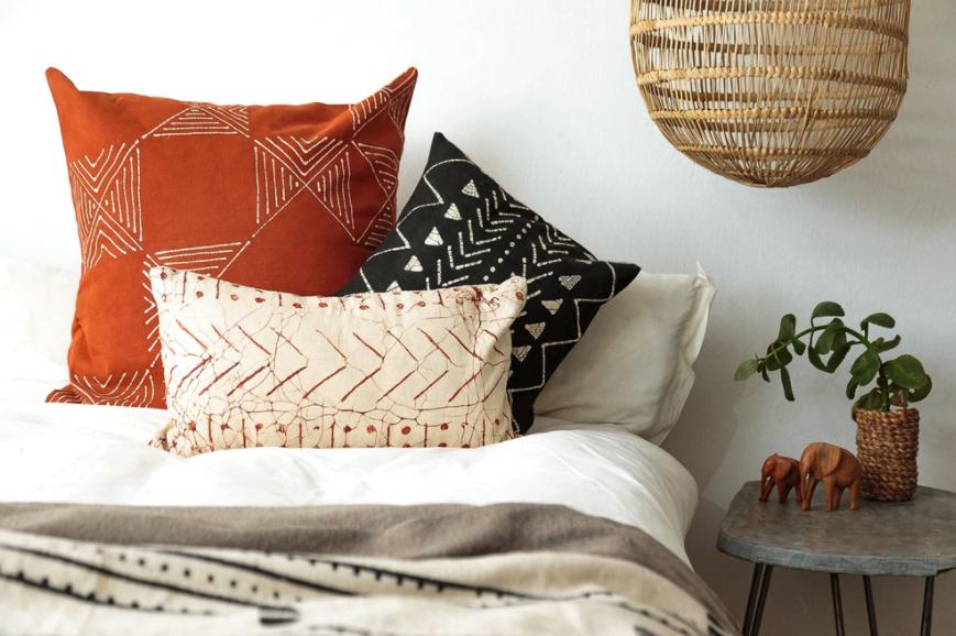 TRIBAL TEXTILES: CUSHION COVER - S Square - Matika Rust Linear