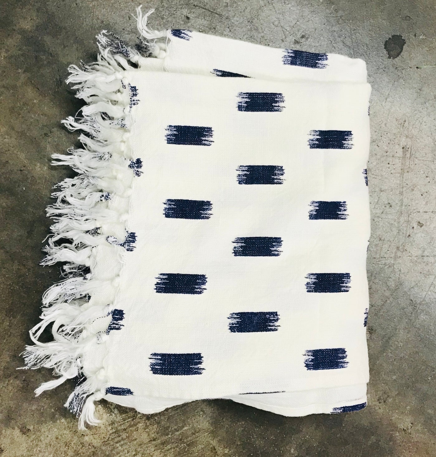 Darzzi Linen Throw – Cultural Interiors - Main Image